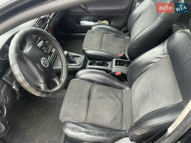 Черный Фольксваген Пассат, объемом двигателя 2 л и пробегом 367 тыс. км за 4000 $, фото 5 на Automoto.ua