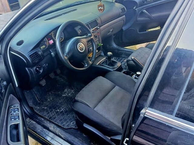 Чорний Фольксваген Пассат, об'ємом двигуна 1.8 л та пробігом 290 тис. км за 4300 $, фото 3 на Automoto.ua