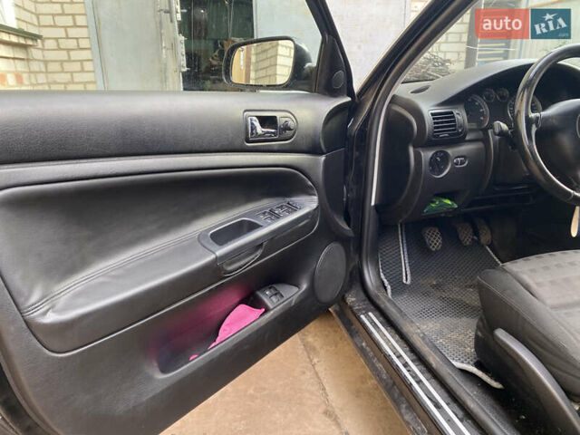 Чорний Фольксваген Пассат, об'ємом двигуна 1.98 л та пробігом 218 тис. км за 4000 $, фото 13 на Automoto.ua