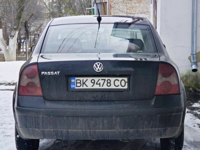 Черный Фольксваген Пассат, объемом двигателя 0 л и пробегом 370 тыс. км за 4000 $, фото 1 на Automoto.ua