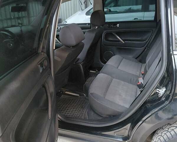 Черный Фольксваген Пассат, объемом двигателя 1.6 л и пробегом 260 тыс. км за 4400 $, фото 12 на Automoto.ua