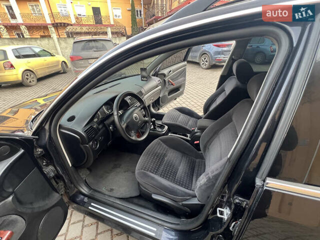 Чорний Фольксваген Пассат, об'ємом двигуна 1.6 л та пробігом 359 тис. км за 4600 $, фото 19 на Automoto.ua