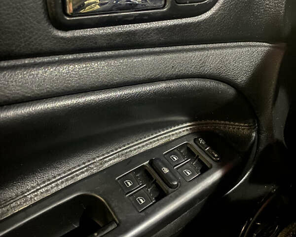 Черный Фольксваген Пассат, объемом двигателя 1.9 л и пробегом 492 тыс. км за 3600 $, фото 12 на Automoto.ua