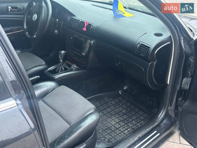 Черный Фольксваген Пассат, объемом двигателя 1.9 л и пробегом 361 тыс. км за 4699 $, фото 19 на Automoto.ua