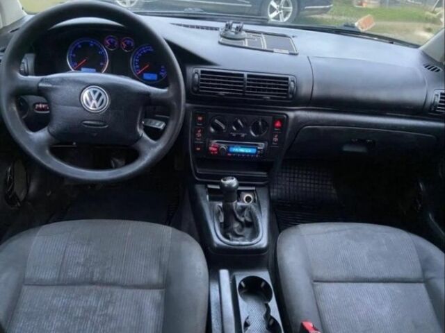 Черный Фольксваген Пассат, объемом двигателя 1.9 л и пробегом 233 тыс. км за 1750 $, фото 4 на Automoto.ua