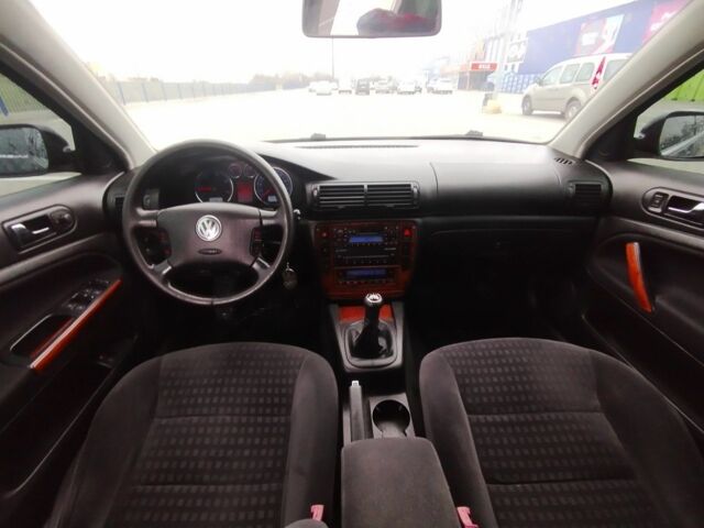 Черный Фольксваген Пассат, объемом двигателя 1.9 л и пробегом 268 тыс. км за 4500 $, фото 4 на Automoto.ua