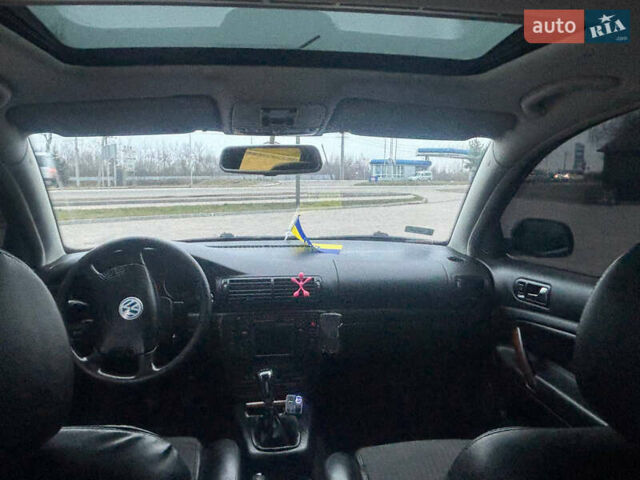 Черный Фольксваген Пассат, объемом двигателя 1.9 л и пробегом 361 тыс. км за 4699 $, фото 23 на Automoto.ua