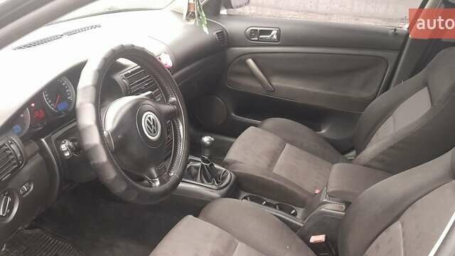 Чорний Фольксваген Пассат, об'ємом двигуна 2.5 л та пробігом 345 тис. км за 3600 $, фото 3 на Automoto.ua