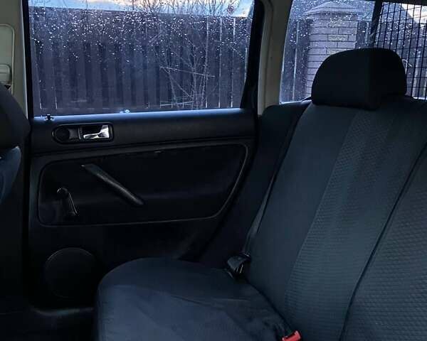 Черный Фольксваген Пассат, объемом двигателя 1.9 л и пробегом 540 тыс. км за 3800 $, фото 5 на Automoto.ua