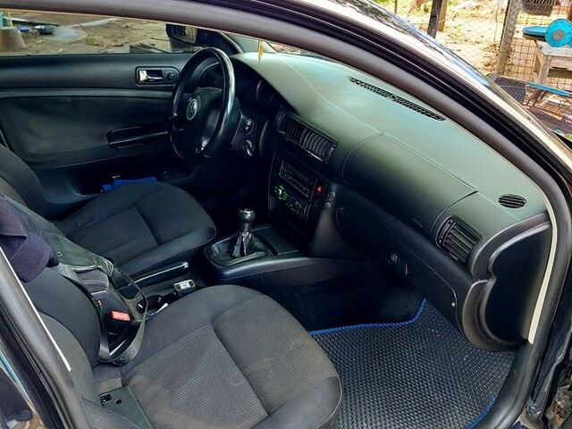 Черный Фольксваген Пассат, объемом двигателя 2 л и пробегом 270 тыс. км за 4200 $, фото 4 на Automoto.ua