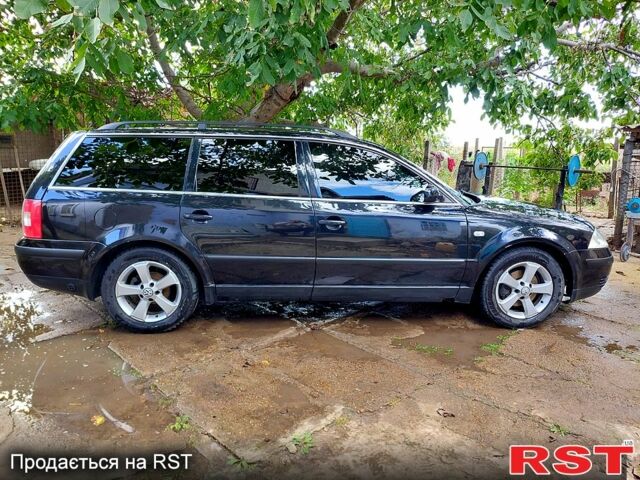 Черный Фольксваген Пассат, объемом двигателя 2 л и пробегом 270 тыс. км за 4200 $, фото 2 на Automoto.ua