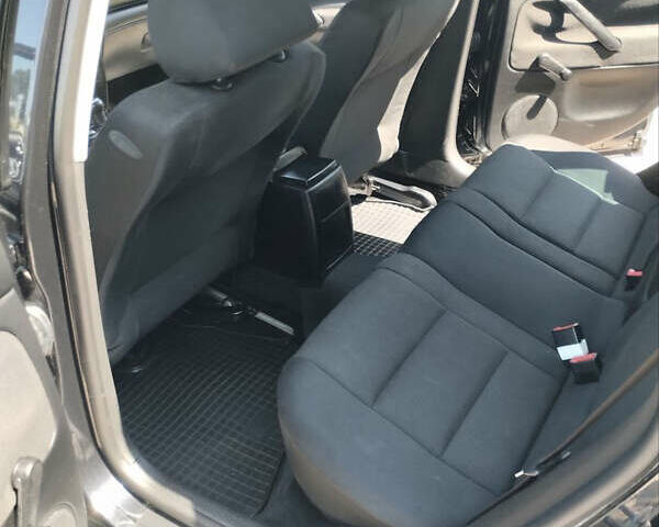 Черный Фольксваген Пассат, объемом двигателя 1.6 л и пробегом 257 тыс. км за 5000 $, фото 1 на Automoto.ua