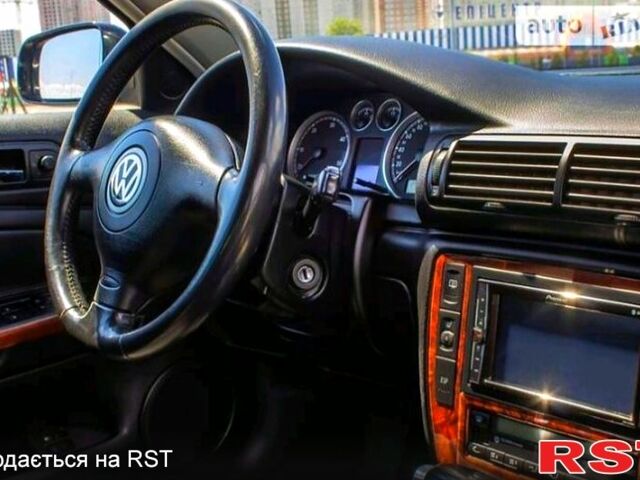 Черный Фольксваген Пассат, объемом двигателя 2.5 л и пробегом 285 тыс. км за 5600 $, фото 10 на Automoto.ua