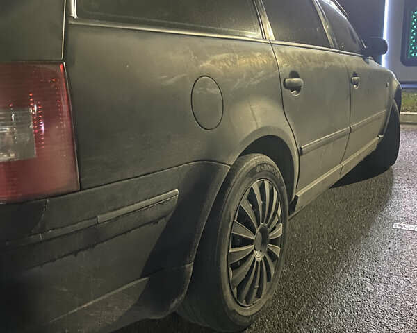 Черный Фольксваген Пассат, объемом двигателя 1.9 л и пробегом 492 тыс. км за 3600 $, фото 6 на Automoto.ua