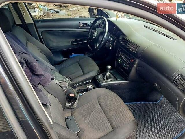 Черный Фольксваген Пассат, объемом двигателя 2 л и пробегом 270 тыс. км за 4200 $, фото 5 на Automoto.ua