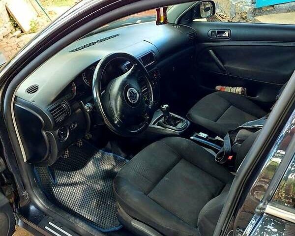 Черный Фольксваген Пассат, объемом двигателя 2 л и пробегом 270 тыс. км за 4200 $, фото 4 на Automoto.ua