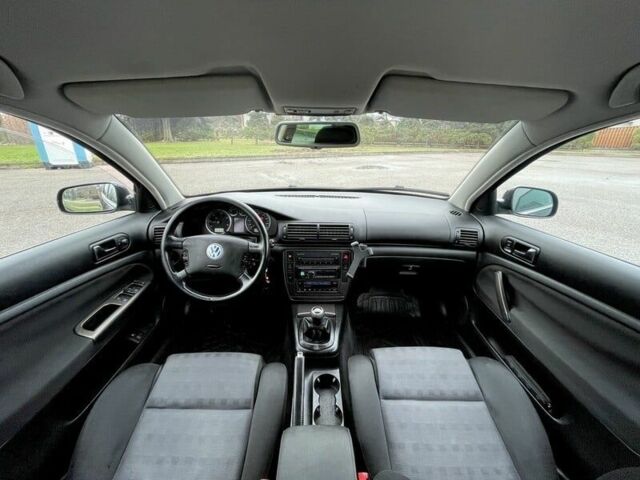 Черный Фольксваген Пассат, объемом двигателя 1.9 л и пробегом 215 тыс. км за 1150 $, фото 4 на Automoto.ua