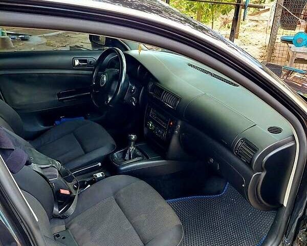 Черный Фольксваген Пассат, объемом двигателя 2 л и пробегом 270 тыс. км за 4200 $, фото 3 на Automoto.ua