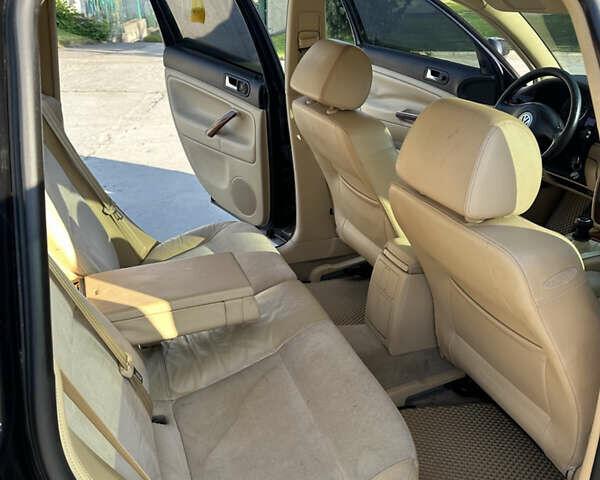 Черный Фольксваген Пассат, объемом двигателя 1.9 л и пробегом 290 тыс. км за 4700 $, фото 30 на Automoto.ua