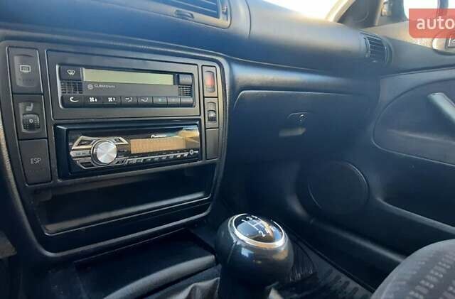 Черный Фольксваген Пассат, объемом двигателя 2 л и пробегом 291 тыс. км за 3600 $, фото 9 на Automoto.ua