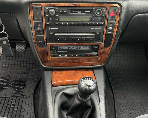 Чорний Фольксваген Пассат, об'ємом двигуна 1.9 л та пробігом 353 тис. км за 4400 $, фото 7 на Automoto.ua