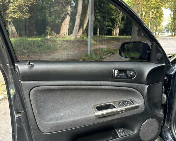 Черный Фольксваген Пассат, объемом двигателя 1.9 л и пробегом 392 тыс. км за 4200 $, фото 32 на Automoto.ua
