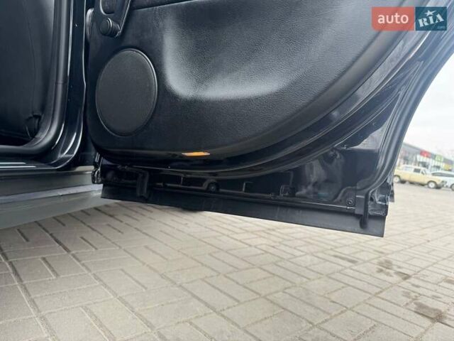 Черный Фольксваген Пассат, объемом двигателя 1.6 л и пробегом 294 тыс. км за 4300 $, фото 10 на Automoto.ua