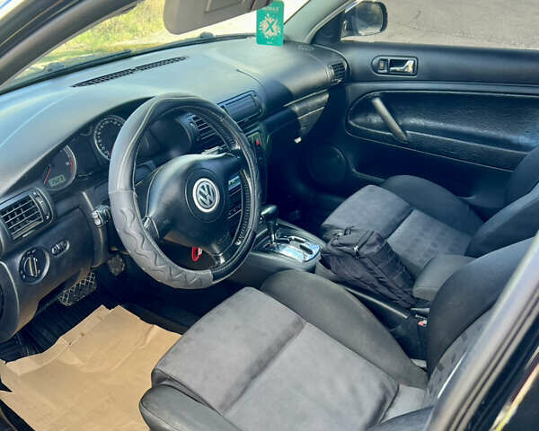 Чорний Фольксваген Пассат, об'ємом двигуна 2.5 л та пробігом 318 тис. км за 4199 $, фото 16 на Automoto.ua