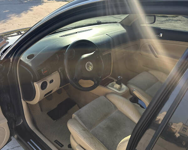 Черный Фольксваген Пассат, объемом двигателя 1.9 л и пробегом 290 тыс. км за 4700 $, фото 22 на Automoto.ua