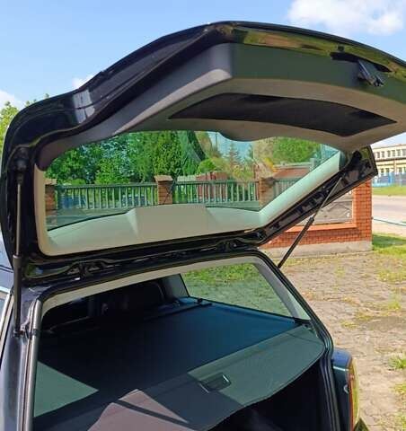 Черный Фольксваген Пассат, объемом двигателя 1.6 л и пробегом 306 тыс. км за 5300 $, фото 17 на Automoto.ua