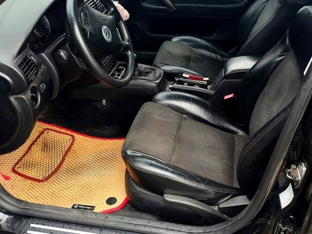 Черный Фольксваген Пассат, объемом двигателя 1.8 л и пробегом 233 тыс. км за 5700 $, фото 12 на Automoto.ua