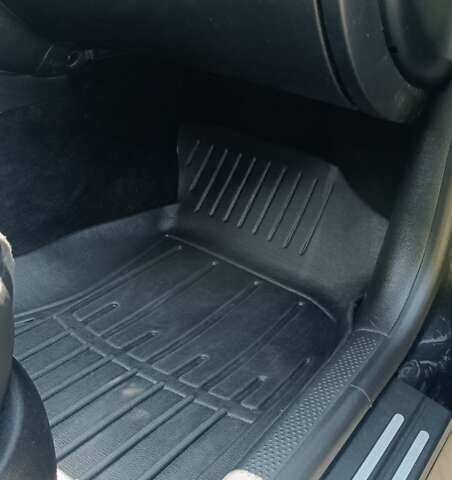 Черный Фольксваген Пассат, объемом двигателя 1.6 л и пробегом 306 тыс. км за 5300 $, фото 5 на Automoto.ua