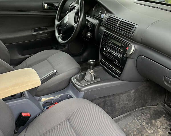 Чорний Фольксваген Пассат, об'ємом двигуна 1.9 л та пробігом 401 тис. км за 4759 $, фото 7 на Automoto.ua