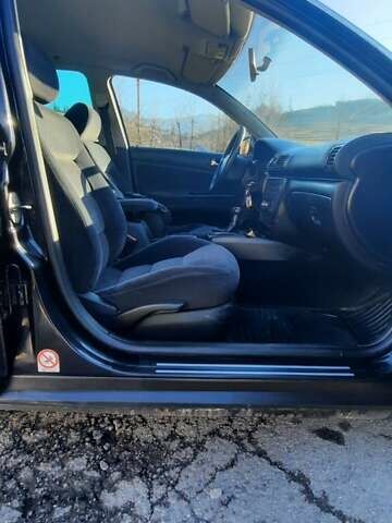 Черный Фольксваген Пассат, объемом двигателя 2 л и пробегом 291 тыс. км за 3600 $, фото 6 на Automoto.ua