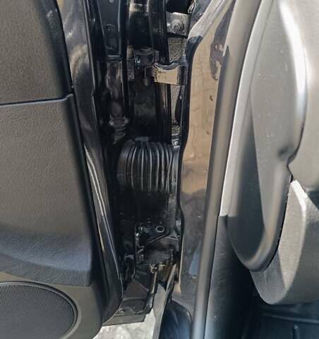 Черный Фольксваген Пассат, объемом двигателя 1.6 л и пробегом 306 тыс. км за 5300 $, фото 14 на Automoto.ua