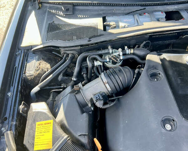 Чорний Фольксваген Пассат, об'ємом двигуна 2.5 л та пробігом 318 тис. км за 4199 $, фото 13 на Automoto.ua