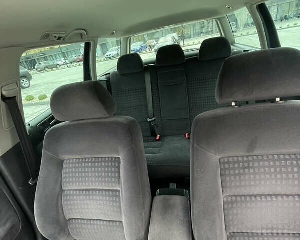 Чорний Фольксваген Пассат, об'ємом двигуна 1.9 л та пробігом 353 тис. км за 4400 $, фото 11 на Automoto.ua