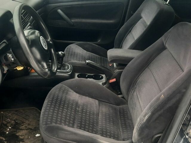 Черный Фольксваген Пассат, объемом двигателя 1.9 л и пробегом 450 тыс. км за 2200 $, фото 5 на Automoto.ua