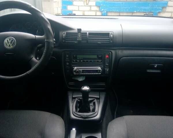 Черный Фольксваген Пассат, объемом двигателя 1.6 л и пробегом 200 тыс. км за 4400 $, фото 15 на Automoto.ua