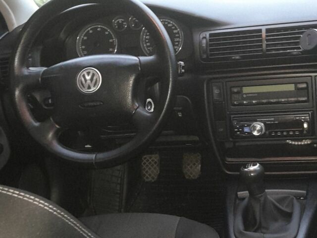 Чорний Фольксваген Пассат, об'ємом двигуна 2 л та пробігом 280 тис. км за 3950 $, фото 4 на Automoto.ua