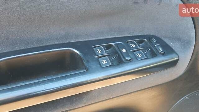 Черный Фольксваген Пассат, объемом двигателя 2 л и пробегом 291 тыс. км за 3600 $, фото 10 на Automoto.ua