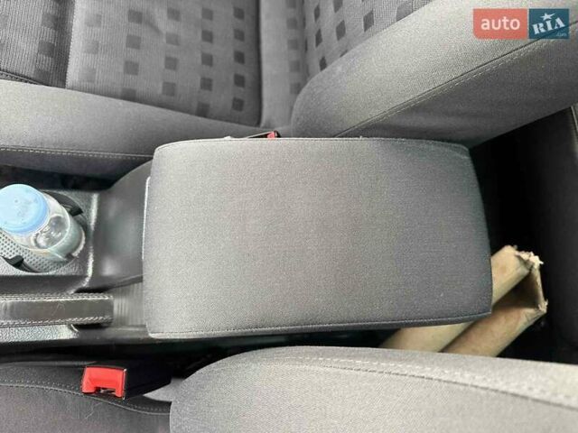 Черный Фольксваген Пассат, объемом двигателя 1.9 л и пробегом 223 тыс. км за 4500 $, фото 16 на Automoto.ua