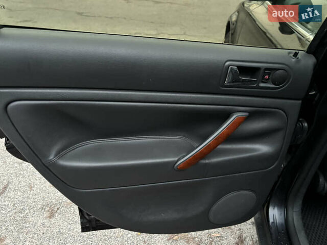 Чорний Фольксваген Пассат, об'ємом двигуна 1.9 л та пробігом 294 тис. км за 5000 $, фото 12 на Automoto.ua