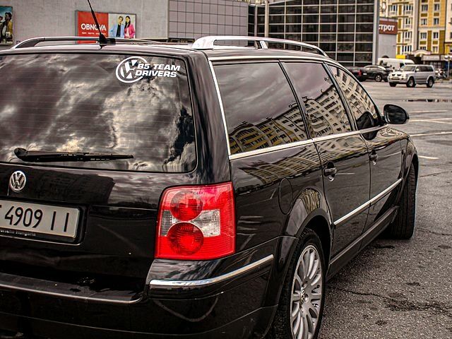 Черный Фольксваген Пассат, объемом двигателя 2 л и пробегом 358 тыс. км за 5500 $, фото 2 на Automoto.ua