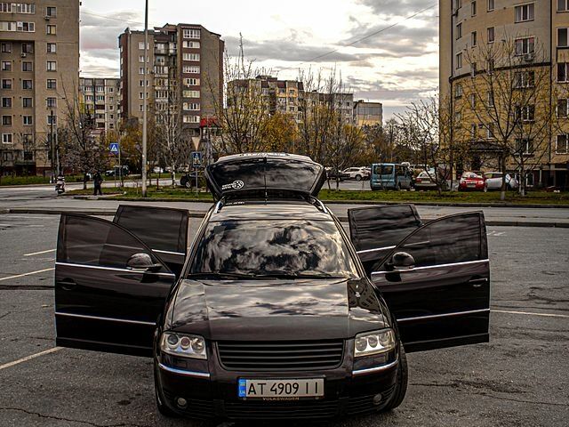 Черный Фольксваген Пассат, объемом двигателя 2 л и пробегом 358 тыс. км за 5500 $, фото 3 на Automoto.ua