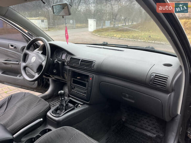 Черный Фольксваген Пассат, объемом двигателя 1.9 л и пробегом 328 тыс. км за 4200 $, фото 18 на Automoto.ua