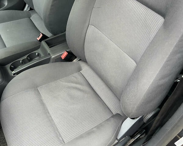 Черный Фольксваген Пассат, объемом двигателя 1.6 л и пробегом 249 тыс. км за 4600 $, фото 24 на Automoto.ua