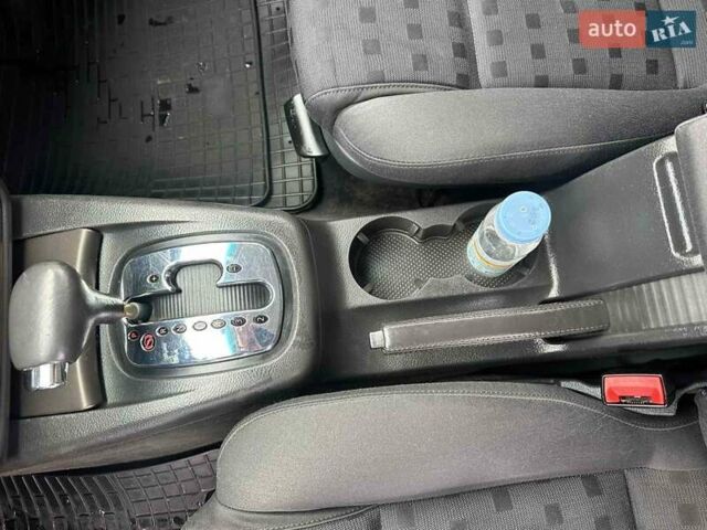 Черный Фольксваген Пассат, объемом двигателя 1.9 л и пробегом 223 тыс. км за 4500 $, фото 11 на Automoto.ua