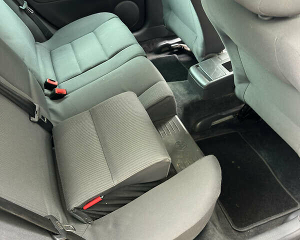 Черный Фольксваген Пассат, объемом двигателя 1.6 л и пробегом 249 тыс. км за 4400 $, фото 17 на Automoto.ua