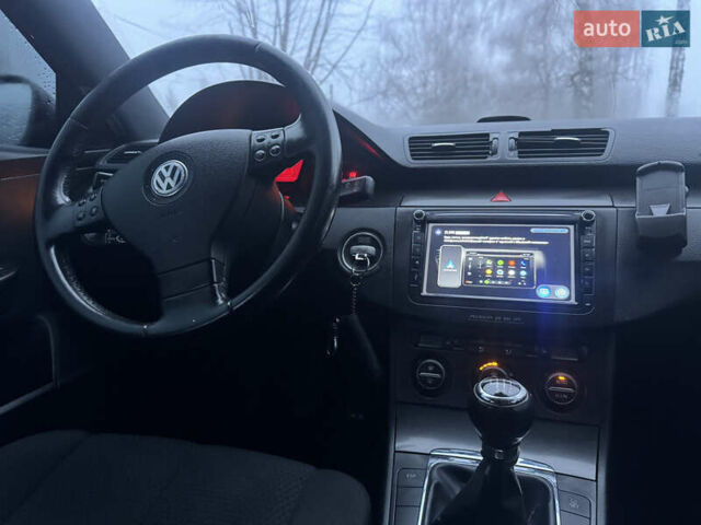 Черный Фольксваген Пассат, объемом двигателя 2 л и пробегом 317 тыс. км за 5450 $, фото 44 на Automoto.ua